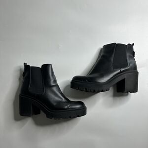 Torrid Boots Women's 10WW Black Chunky Heel Ankle Booties Pull On Vegan Leather